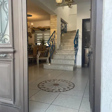 House Of Hera Livadhia